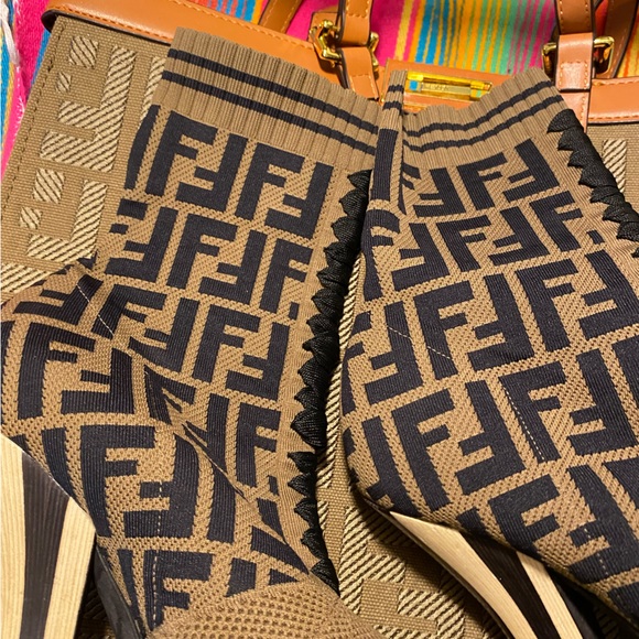 COPY - Fendi Boots on sale now/free gifts - Picture 4 of 11